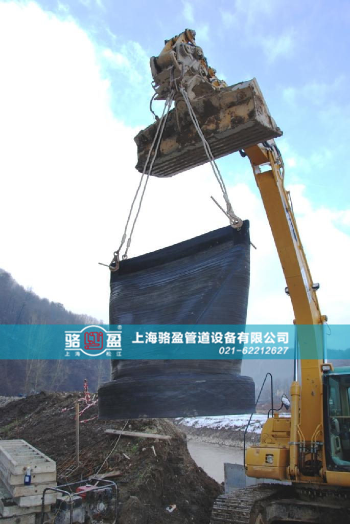 大口徑橡膠法蘭式<a href=http://www.zhonggutong.com/ target=_blank class=infotextkey><a href=http://www.zhonggutong.com target=_blank class=infotextkey>鴨嘴閥</a></a>安裝圖