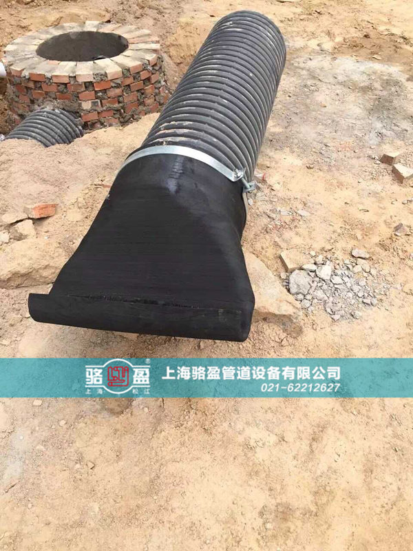 卡箍法蘭式<a href=http://www.zhonggutong.com/ target=_blank class=infotextkey><a href=http://www.zhonggutong.com target=_blank class=infotextkey>鴨嘴閥</a></a>安裝現(xiàn)場